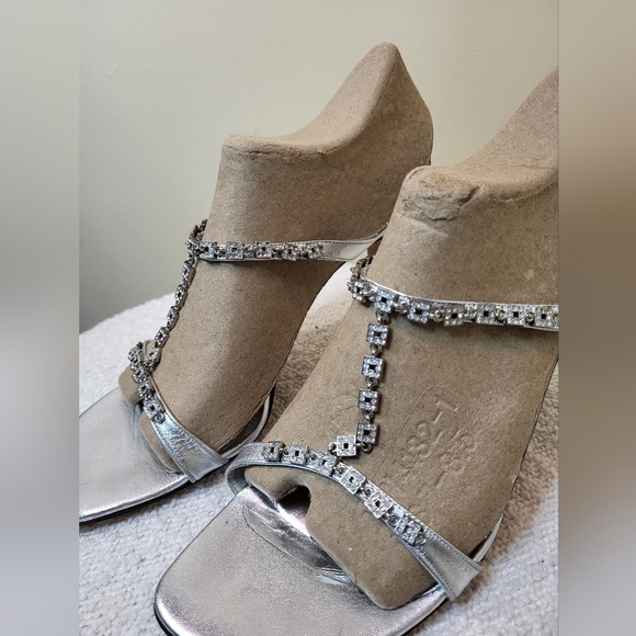 Stuart Weitzman Elegant Silver Rinestone Strappy Women's Heels - Picture 2 of 14
